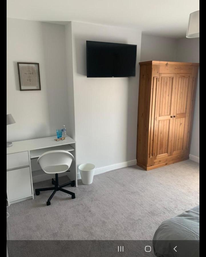 Beautiful Room In Apartment Near Town Centre Rugby Exteriör bild
